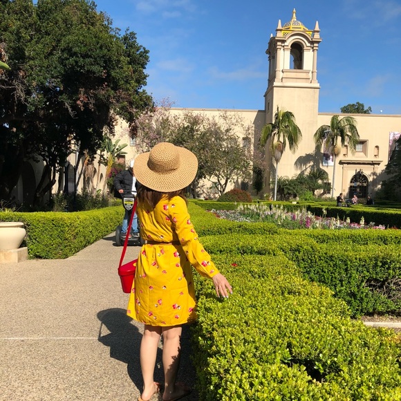 Floral vibrant yellow dress 3/4 sleeves - Picture 5 of 6